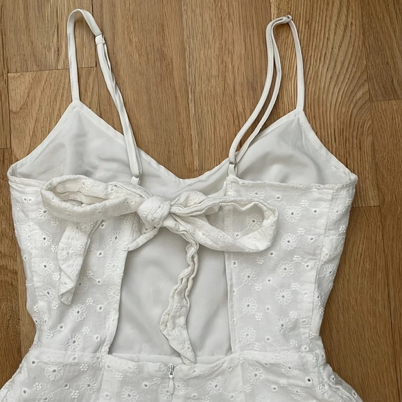 Tilly's Sky and Sparrow White Eyelet Romper - Picture 6 of 7